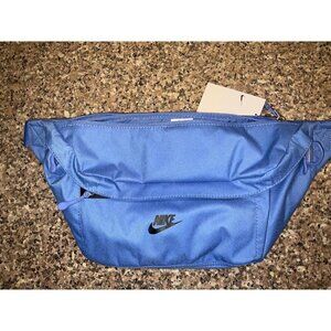 Nike Elemental Premium‎ Fanny Pack-Blue